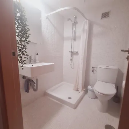 Habitación en casa particular Doble En A Compartir! Málaga